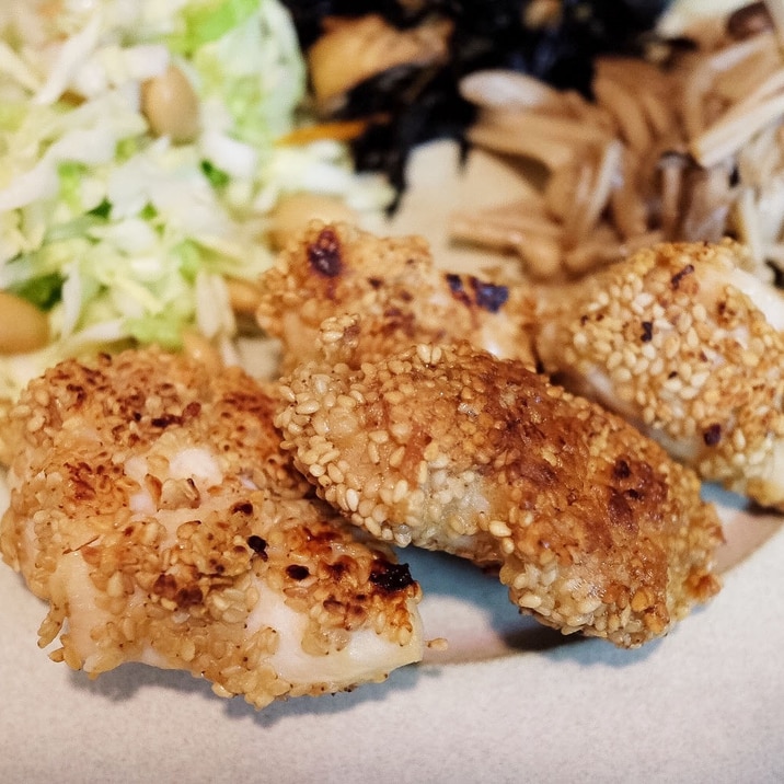 鶏むね肉のゴマ衣焼き　からし風味